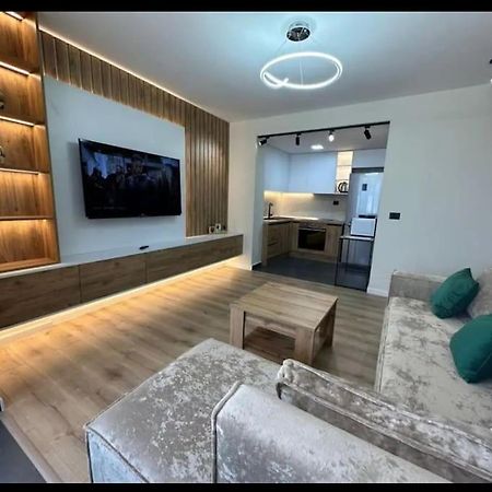 Peace And Love Luxury Apartment In Center, New Bazaar 2 Tirana Exterior photo